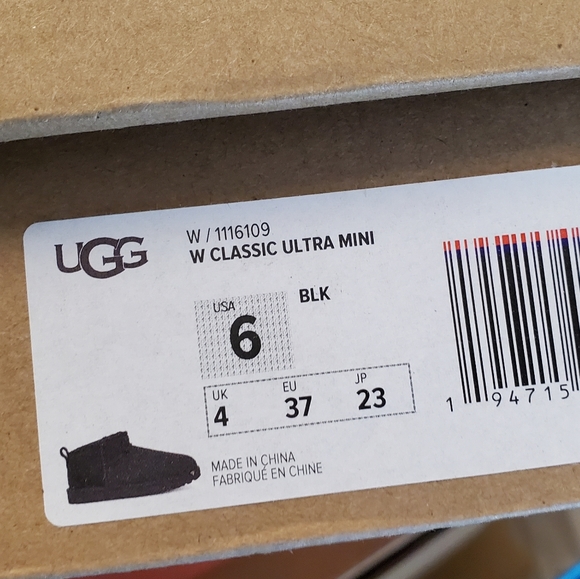 New UGG Classic Ultra Mini Black Shearling Boots - Picture 7 of 11